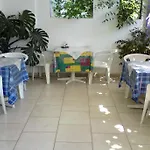 Rosmari Hotel 2*