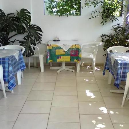 Rosmari Hotel 2*