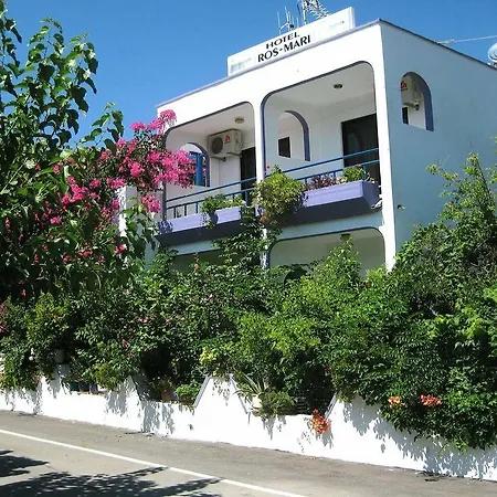 Rosmari Hotel 2*